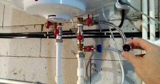 Установка накопительного водонагревателя в Губахе в октябре