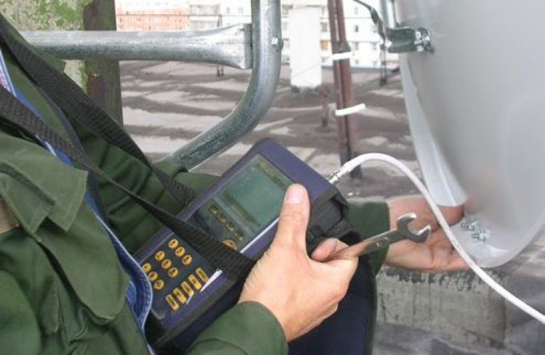 Установка спутниковой антенны в Губахе в октябре